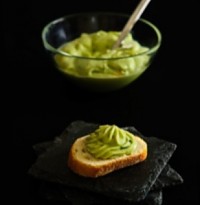 Avocado-cashew paste